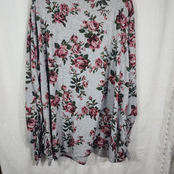 Sweater - Picture 6 of 8